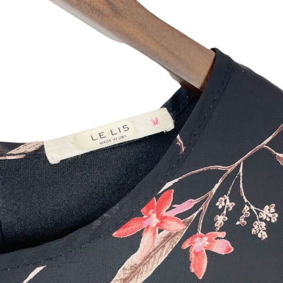 Le Lis Black Floral Tie Bell Sleeve Mini Dress Size Large - Picture 3 of 6
